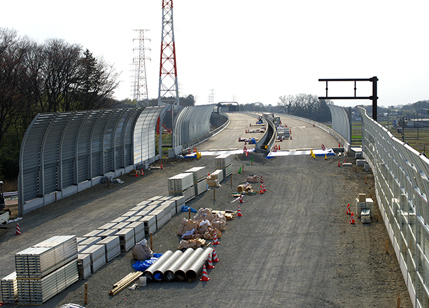 現場では技術の担い手。近年ではICTの導入で「頭脳労働」の側面も。